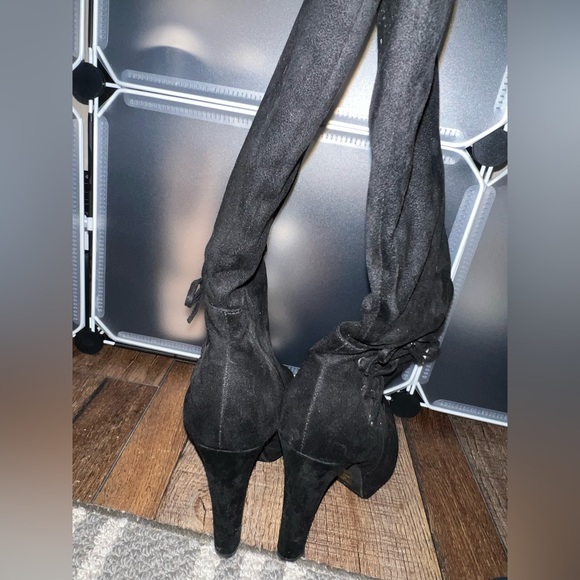 Black boots, worn a few times - Picture 3 of 3